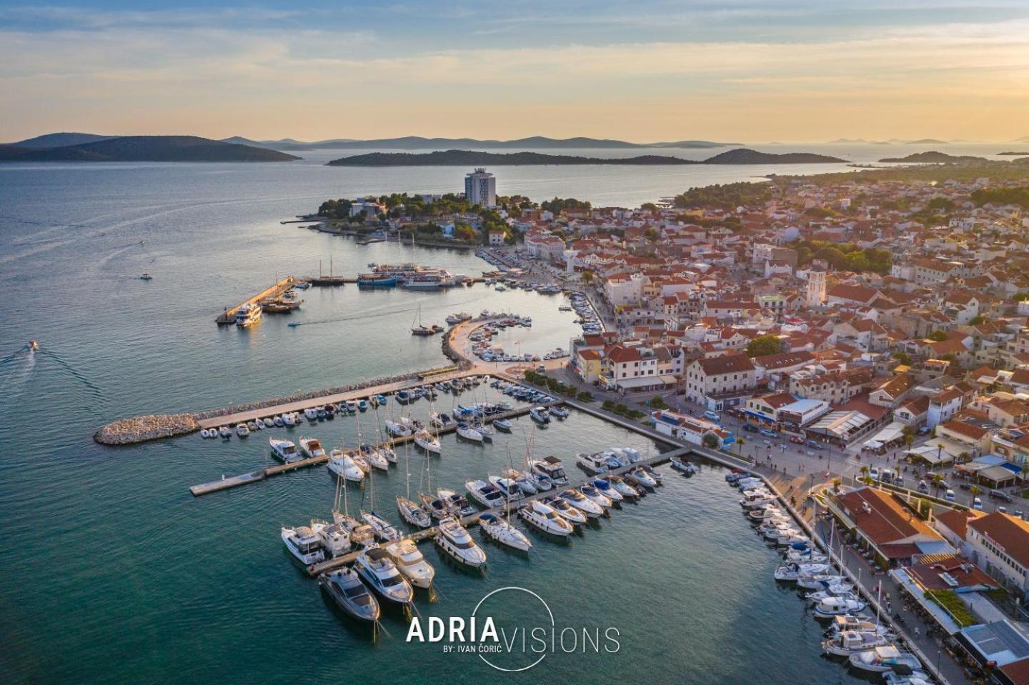Refresh Boutique Suites - Central Point Vodice Kültér fotó